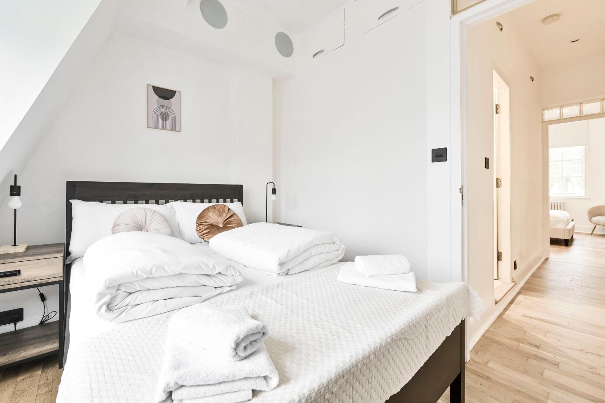 Wonderful Fitzrovia 3 Bed Apartment Londra Exterior foto